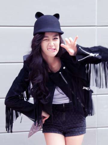 《情圣》女主角（红衣媚女）优优  李成敏 性感照片