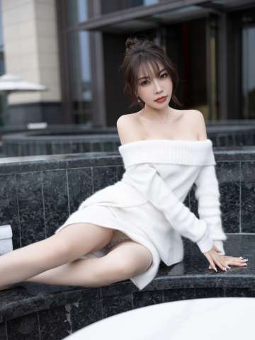 女神徐莉芝Booty脱露肩连衣长裙露性感白色蕾丝内衣诱惑写真