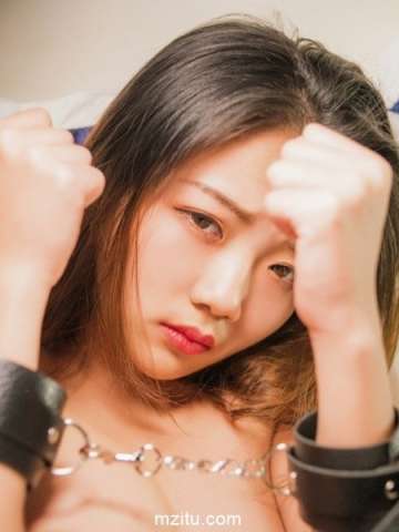 缠绵而浪漫 她将诱惑演绎成洁白的清爽