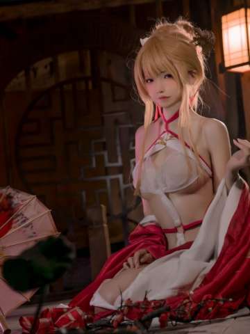 碧蓝航线 光荣凉夜春雪 coser： 可可老師