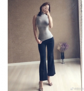 这腰细到让人感觉屁1-股大！