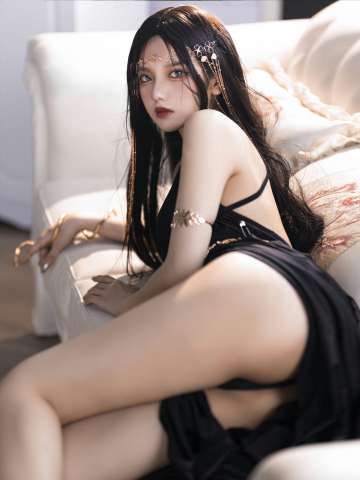 欠日的傲娇女反派 情趣暴露高开叉黑裙