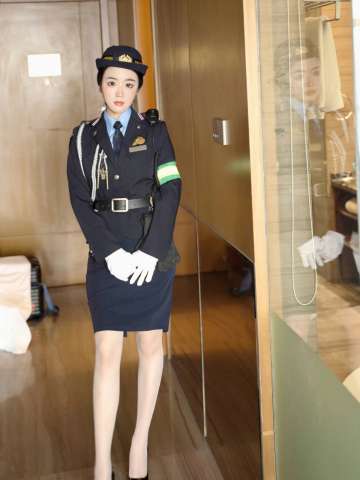 汐汐爱吃草莓 制服美臀 [85+1P]